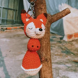 Móc khoá len Bé Cáo đuôi to màu cam