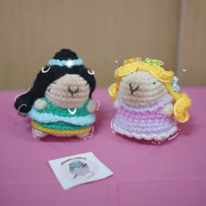 Móc khoá len Capybara Công chúa Disney Jasmine & Rapunzel